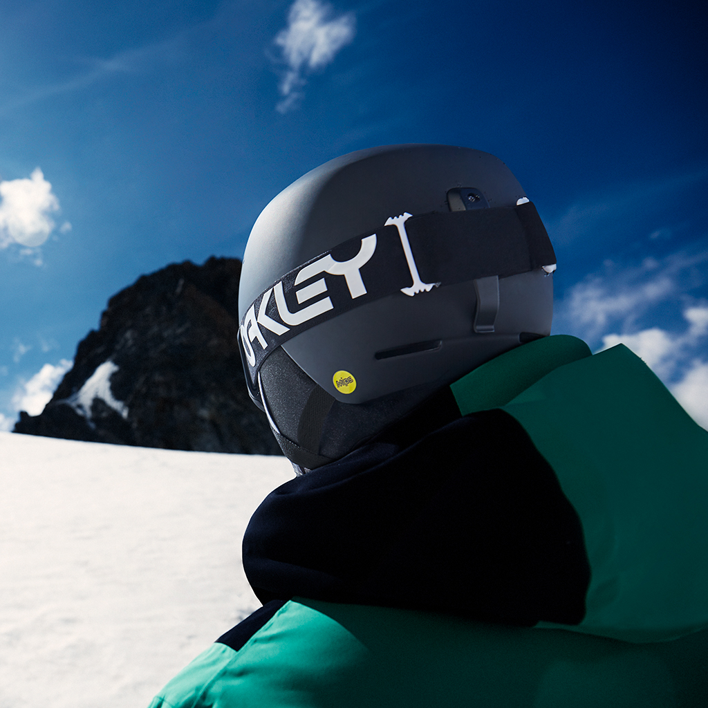 Person wearing Oakley helmet with MIPS technology 