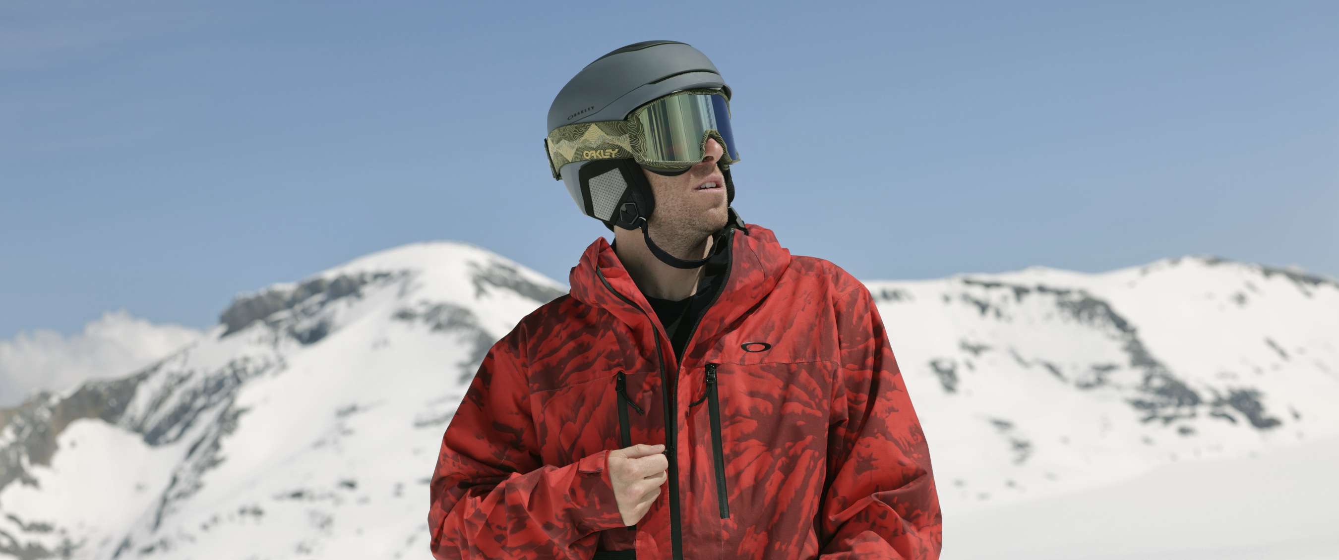 Man wearing Oakley Goggles