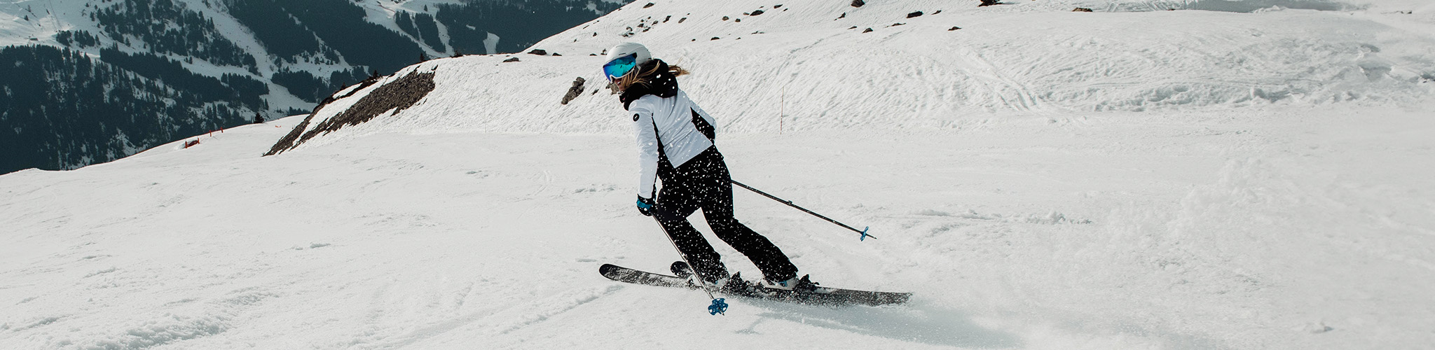 woman skiing