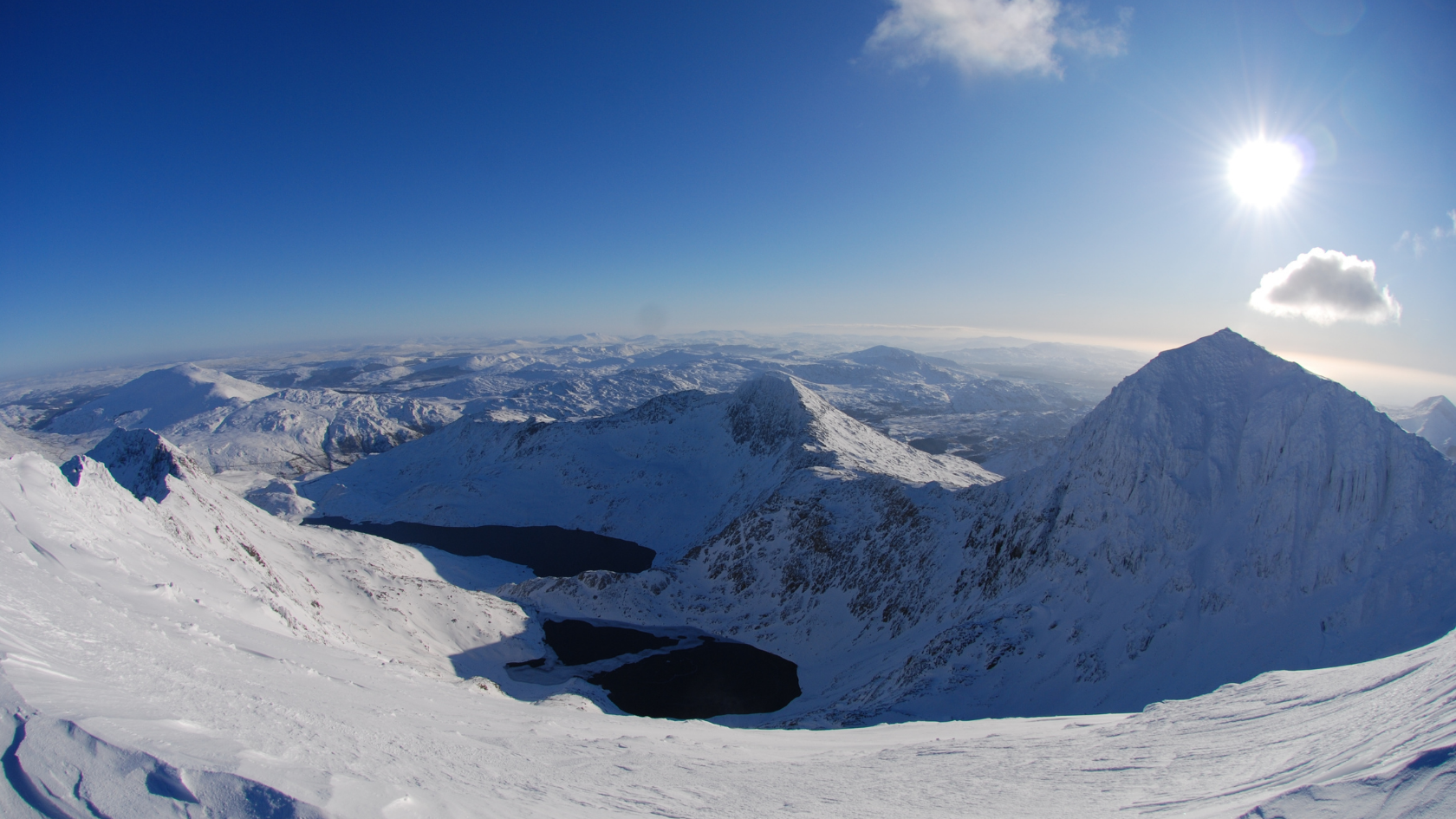 Snowy mountains in Snowdonia 