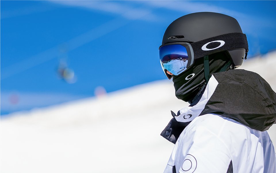 oakley snowboarding gear