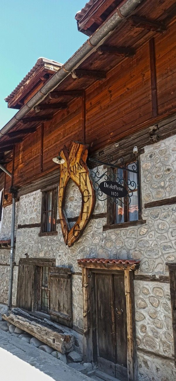 A building in Bansko town centre 